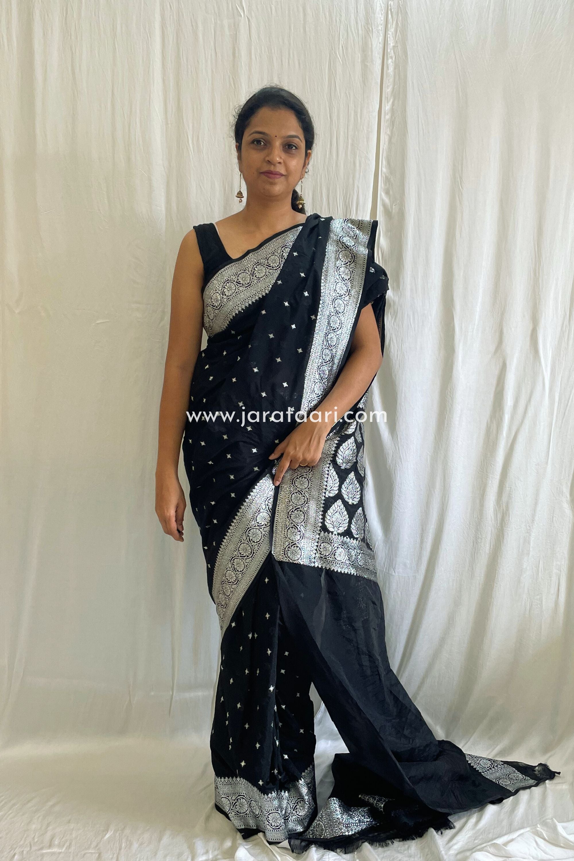 Beautiful Black With Silver Zari Floral WOven All over Pallu Jacquard –  Cygnus Fashion