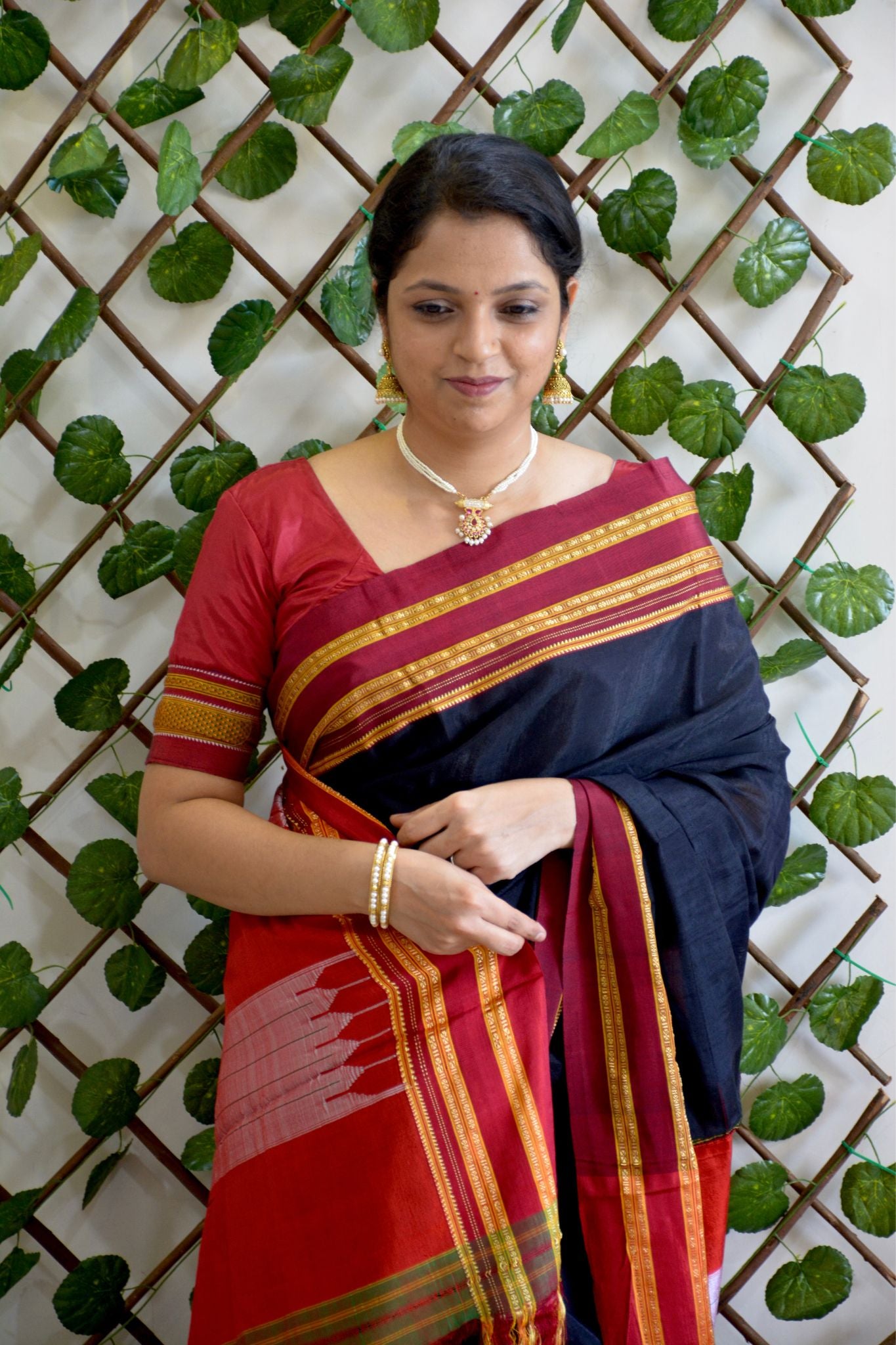 Buy Maroon Sarees for Women by Vastukala Online | Ajio.com