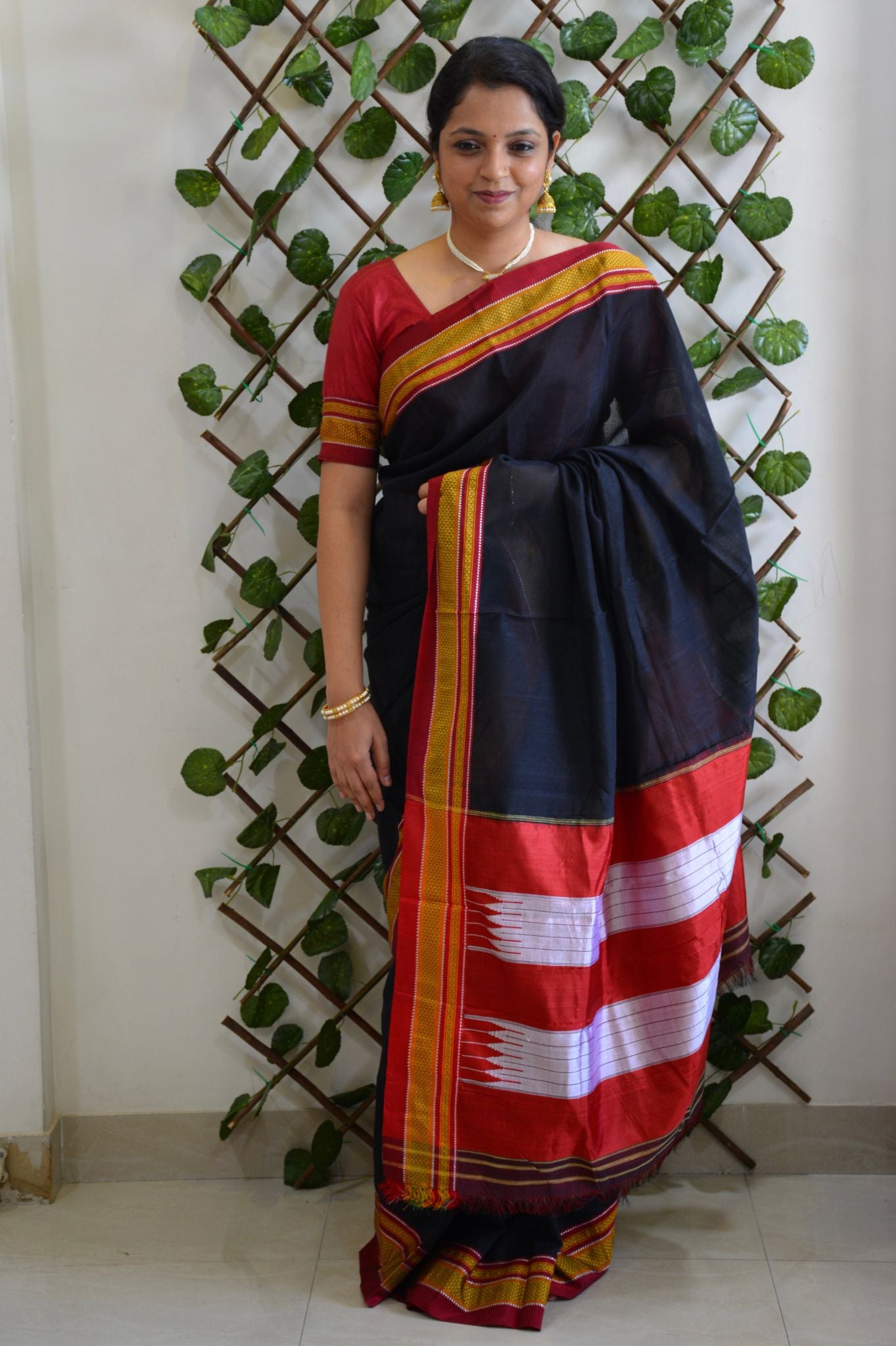 Black Red Ilkal Saree – Jarataari