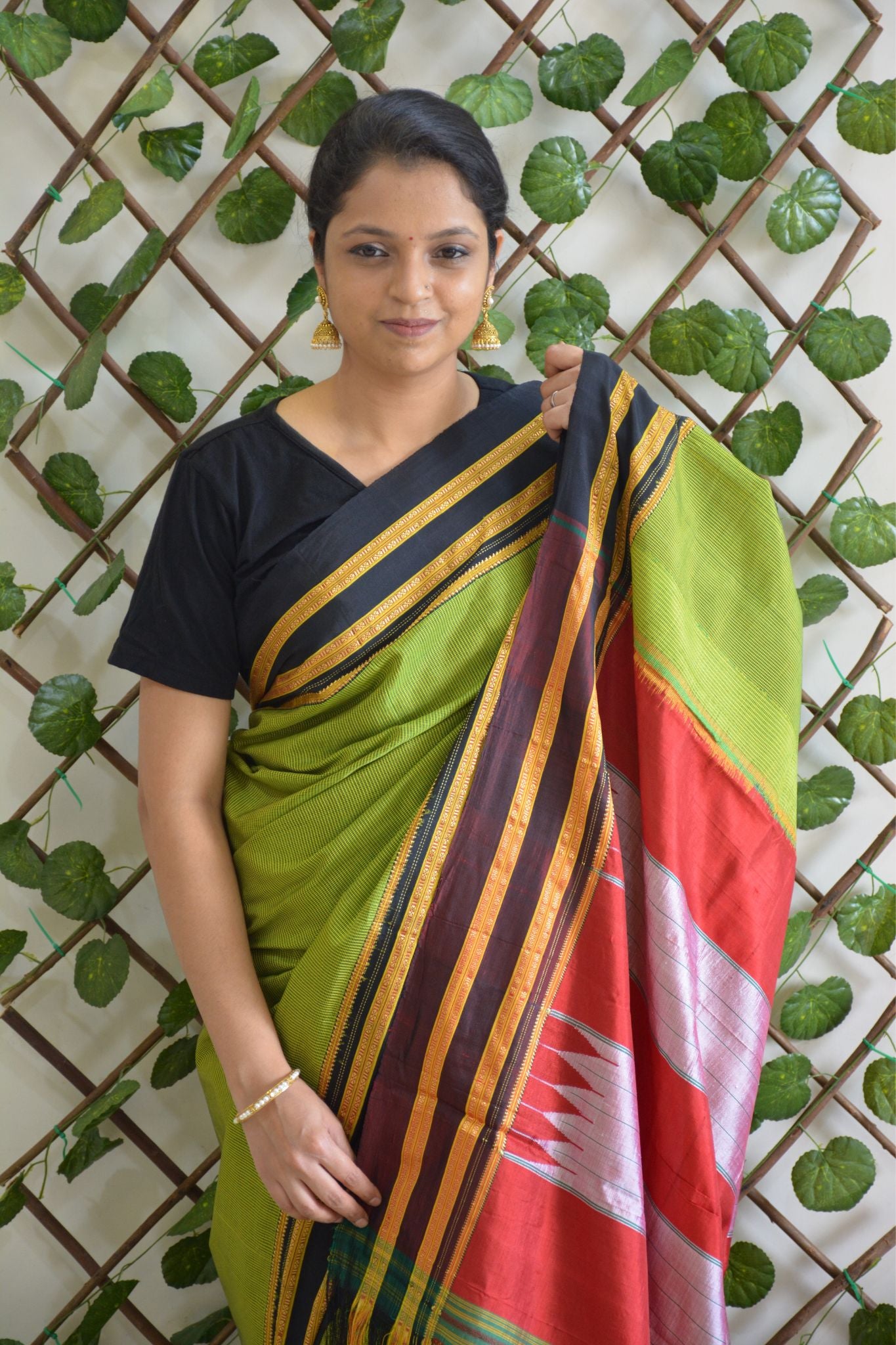 Red Sarees – Paaprika